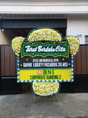 Papan Bunga Duka di Cikalongwetan